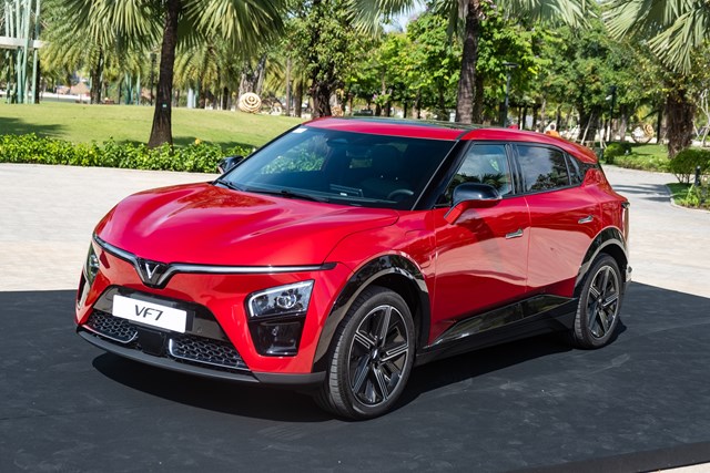 Chi tiết VinFast VF 7 Plus bản thương mại: Giá từ 999 triệu, đẹp như concept, nhiều công nghệ vượt phân khúc - Ảnh 11