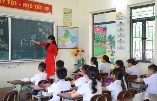 Từ 1.1.2026, Luật Nhà giáo chính thức có hiệu lực. Luật quy định hàng loạt chính sách chưa từng có về lương, phụ cấp,...tạo động lực cho đội ngũ nhà giáo. Từ 1.1.2026, Luật Nhà giáo chính thức có hiệu lực. Luật quy định hàng loạt chính sách chưa từng có về lương, phụ cấp,...tạo động lực cho đội ngũ nhà giáo.