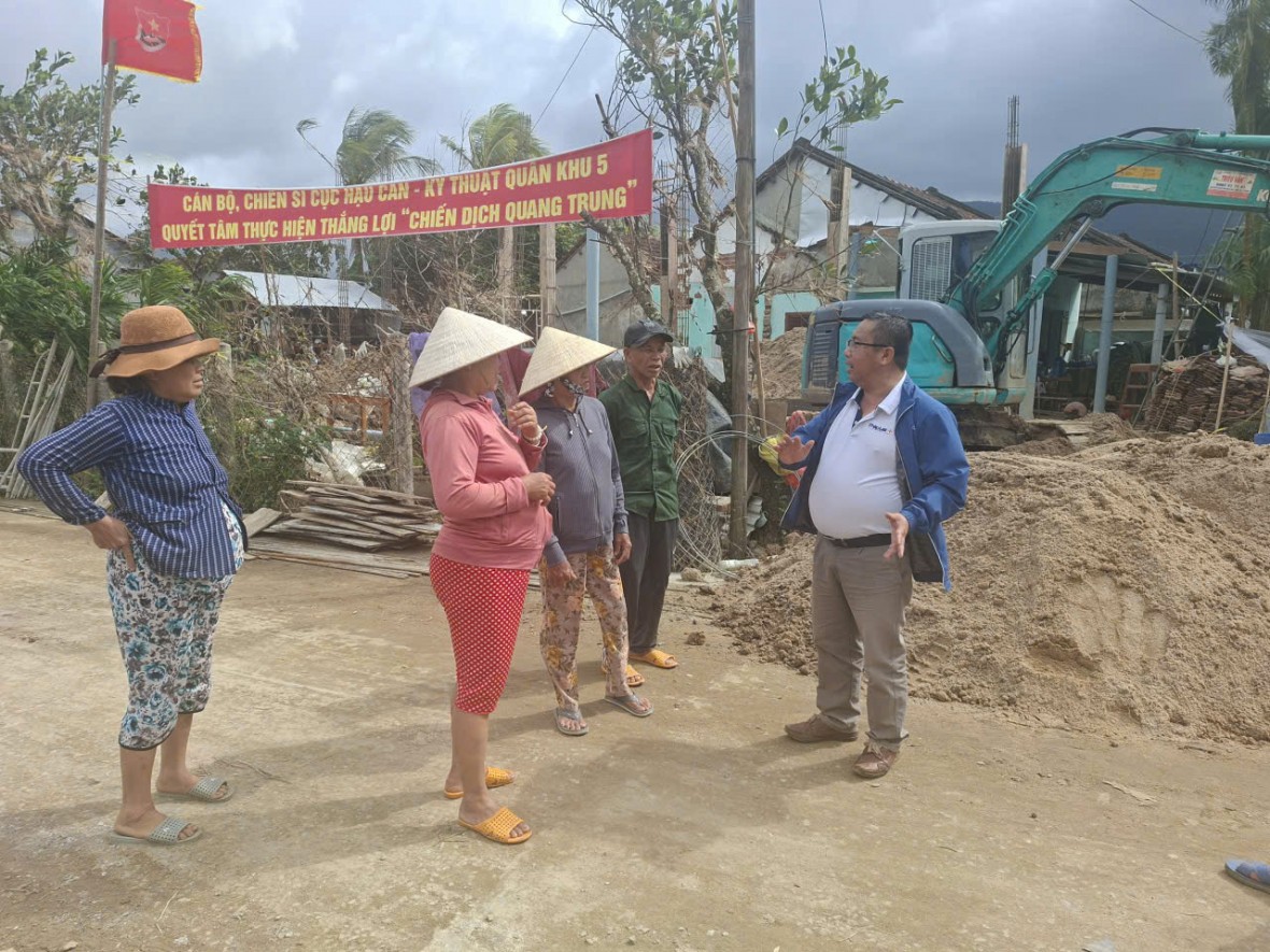 Ấm áp tình người nơi rốn lũ...