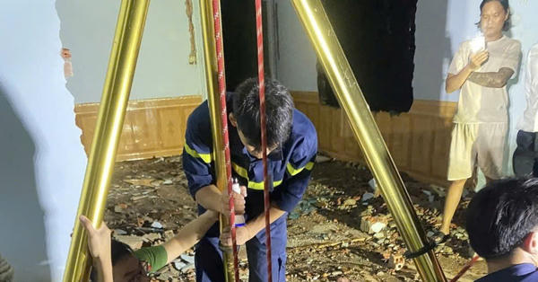 Cứu sống người phụ nữ rơi xuống giếng sâu khi đi nhặt phế liệu