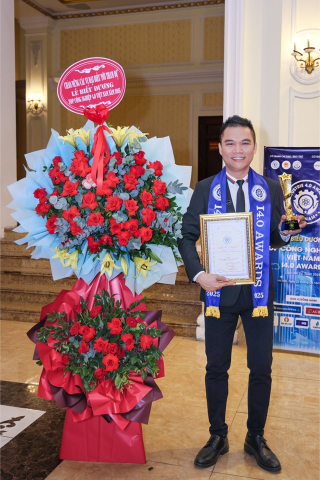 &Ocirc;ng Nguyễn Th&agrave;nh Đạt &ndash; Gi&aacute;m Đốc Truyền Th&ocirc;ng Cấp Cao Herbalife Việt Nam, Campuchia & Th&aacute;i Lan tại lễ trao giải Top C&ocirc;ng Nghiệp 4.0 năm 2025 &nbsp;