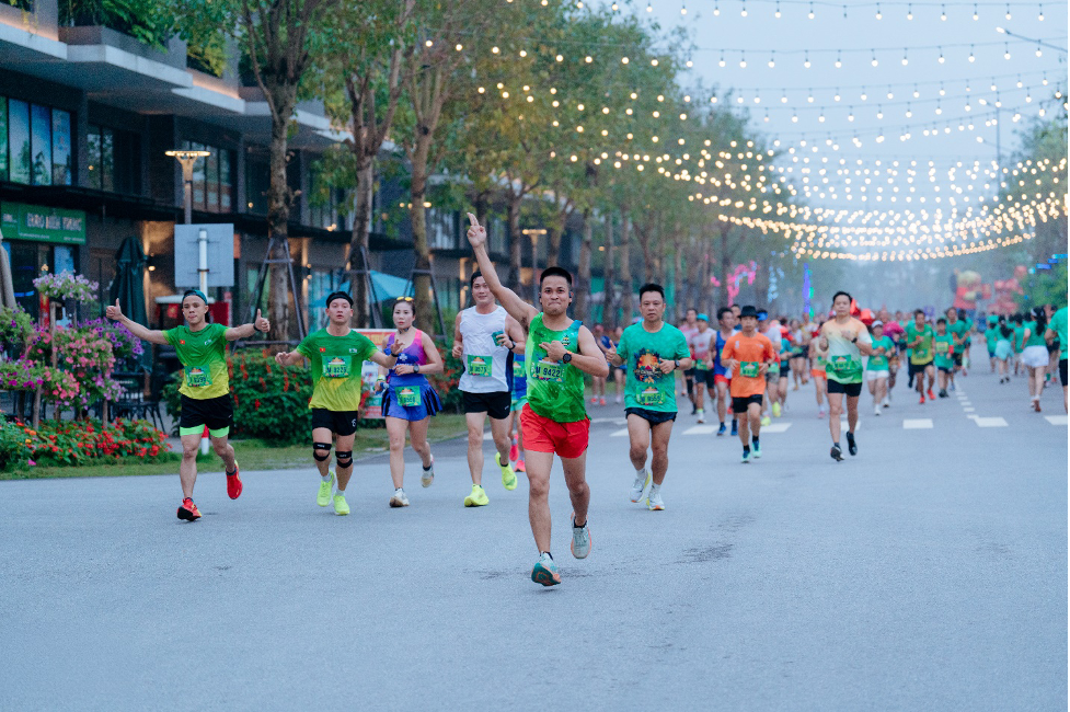 Khoảnh khắc chạy giữa thiên nhiên của các runner Khoảnh khắc chạy giữa thiên nhiên của các runner