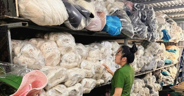 Đà Nẵng tạm giữ 700 đôi sandal nghi giả mạo nhãn hiệu Crocs