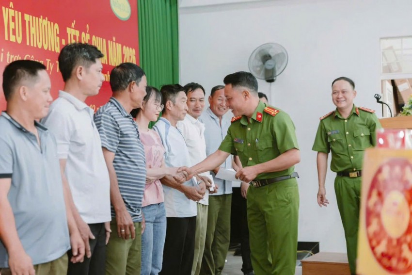 Công an phường Long Hưng phát động phong trào “Tết vì người nghèo” nhân dịp Tết Nguyên đán Bính Ngọ 2026
