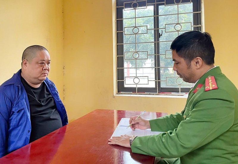 Đối tượng Nguyễn Chính Nghĩa tại cơ quan Công an. Đối tượng Nguyễn Chính Nghĩa tại cơ quan Công an.