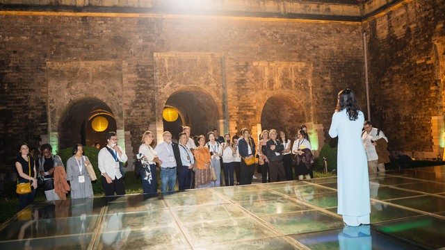 Đoàn đại biểu Việt - Pháp thăm Văn Miếu và Hoàng Thành - Ảnh 5.