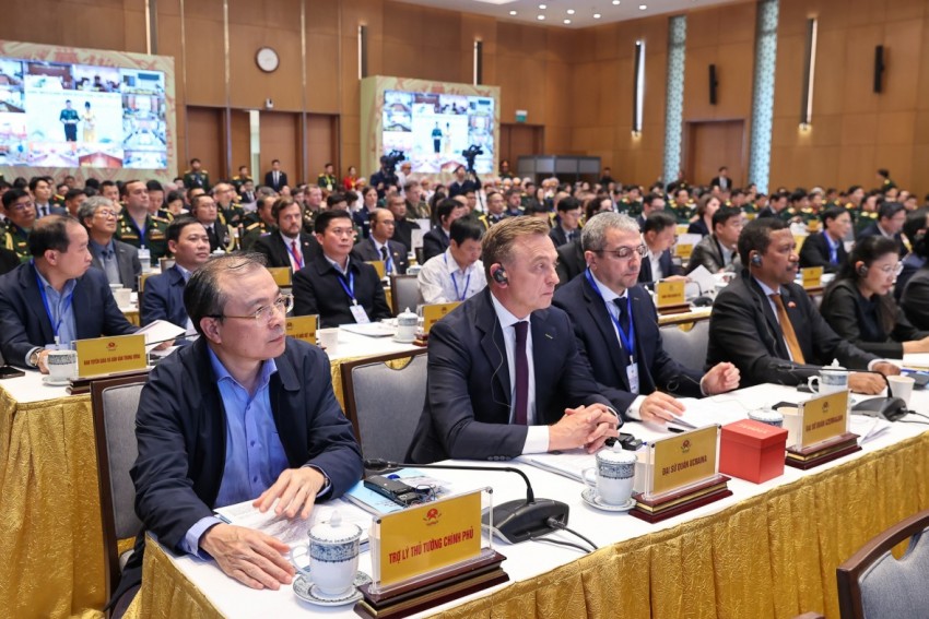 Thủ tướng yêu cầu làm sạch ô nhiễm bom mìn vào năm 2045