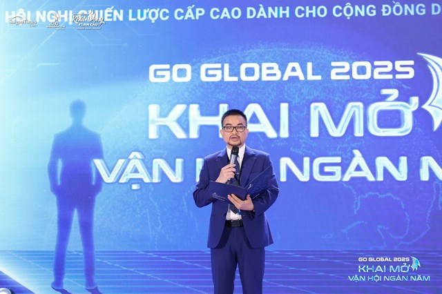 &Ocirc;ng Nguyễn Văn Khương&ndash; Viện trưởng Viện Khoa học Gi&aacute;o dục v&agrave; M&ocirc;i trường ph&aacute;t biểu tại sự kiện&nbsp;