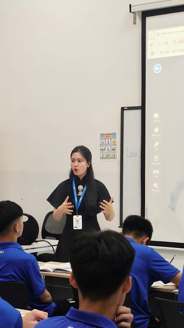 Chia sẻ kinh nghiệm học tập tiếng Anh cho học sinh tại Học viện B&oacute;ng đ&aacute; trẻ PVF - Bộ C&ocirc;ng An.