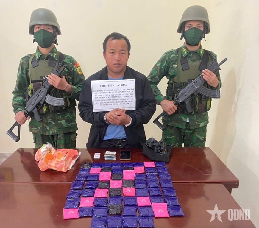 Bắt quả tang đối tượng vận chuyển 12.000 viên ma túy tổng hợp tại Sơn La