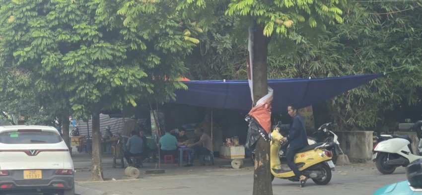 Lấn chiếm lòng đường, vỉa hè tại phường Phú Diễn: Bức xúc cộng đồng và nỗ lực lập lại trật tự đô thị của Hà Nội