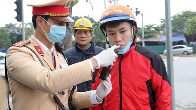 Hơn 3.300 trường hợp vi phạm nồng độ cồn ngày thứ 2 nghỉ Tết Dương lịch Hơn 3.300 trường hợp vi phạm nồng độ cồn ngày thứ 2 nghỉ Tết Dương lịch