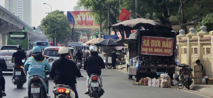 Lấn chiếm lòng đường, vỉa hè tại phường Phú Diễn: Bức xúc cộng đồng và nỗ lực lập lại trật tự đô thị của Hà Nội