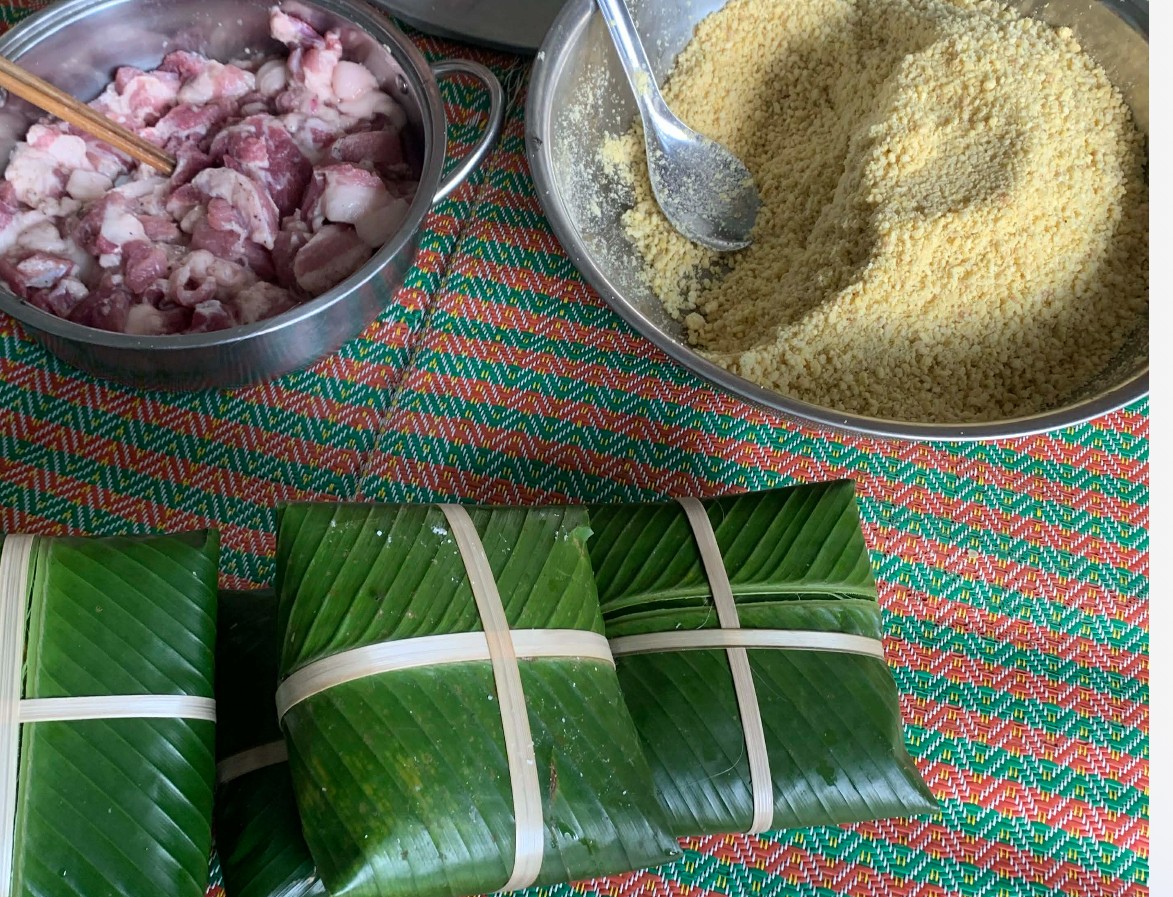 Gói niềm vui năm cũ, mở hy vọng năm mới trong chiếc bánh chưng xanh Gói niềm vui năm cũ, mở hy vọng năm mới trong chiếc bánh chưng xanh