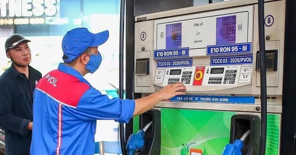 Dự báo xăng E10 giảm sâu gần 1.500 đồng/lít và hướng tới cơ chế giá độc lập