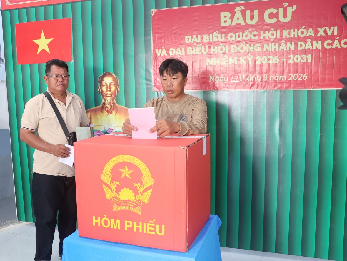 Công tác chuẩn bị bầu cử ĐBQH khóa XVI và HĐND các cấp tại tỉnh Cà Mau chu toàn, sẵn sàng cho Ngày hội lớn Công tác chuẩn bị bầu cử ĐBQH khóa XVI và HĐND các cấp tại tỉnh Cà Mau chu toàn, sẵn sàng cho Ngày hội lớn