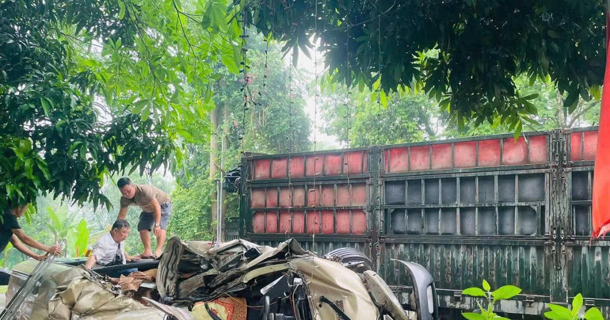 Lật xe chở khách du lịch ở Tuyên Quang, nhiều người thoát nạn