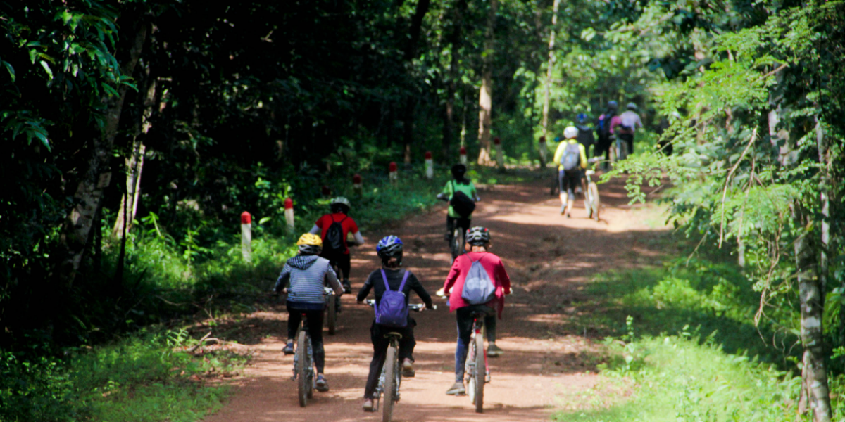 Khi ta chưa đi qua con đường của người khác