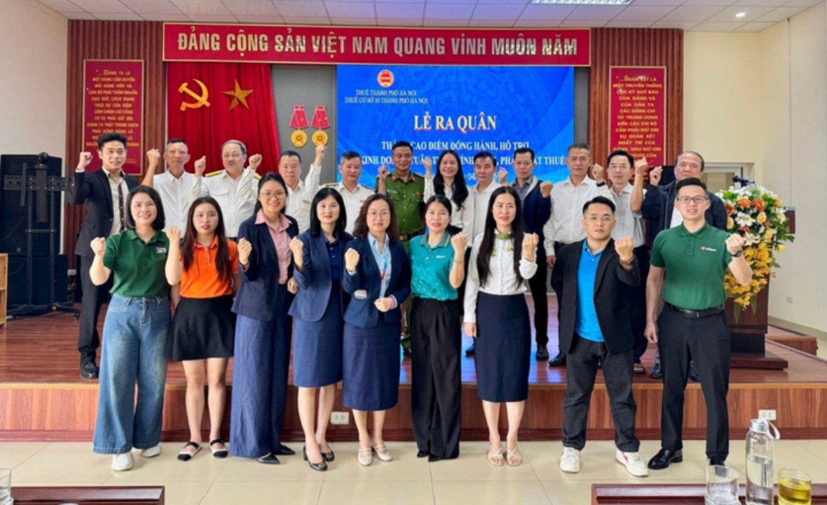 Hà Nội: Ra quân hỗ trợ hộ kinh doanh thực hiện nghĩa vụ thuế tại xã Thư Lâm