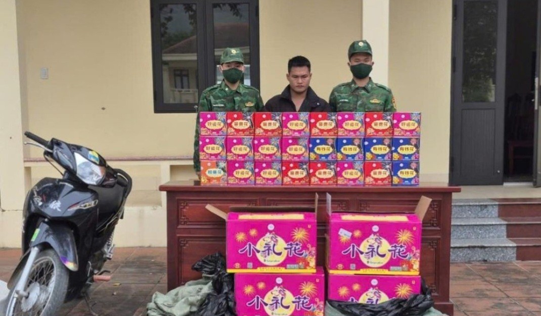 Quảng Ninh: Bắt giữ thanh niên vận chuyển 67 kg pháo hoa nổ qua biên giới