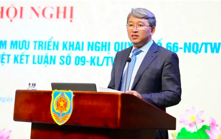 Bộ trưởng Bộ Tư pháp Nguyễn Hải Ninh phát biểu tại Hội nghị. Bộ trưởng Bộ Tư pháp Nguyễn Hải Ninh phát biểu tại Hội nghị.