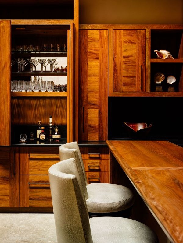 Gia đ&igrave;nh v&agrave; bạn b&egrave; b&agrave; Huntington hưởng thụ căn nh&agrave; trong những năm qua. Con trai b&agrave; cũng kết h&ocirc;n tại đ&oacute;. B&agrave; Huntington l&ecirc;n kế hoạch sống ở đ&acirc;y sau khi nghỉ hưu v&agrave;o th&aacute;ng 9 vừa qua. Tuy nhi&ecirc;n, b&acirc;y giờ, b&agrave; phải đến sống ở San Antonio v&igrave; c&ocirc;ng việc gia đ&igrave;nh. 