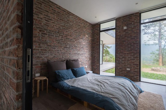 Ngôi nhà trên đồi thông 'sống trong sự yên tĩnh' - Ảnh 1