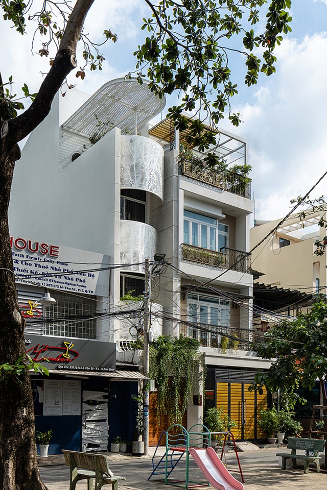 Mặt tiền với những 