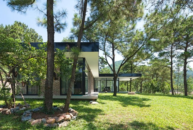 &ldquo;Sống trong sự đơn giản&rdquo; l&agrave; ti&ecirc;u ch&iacute; ch&iacute;nh của qu&aacute; tr&igrave;nh thiết kế, mang phong c&aacute;ch sống giản dị, kh&ocirc;ng gian rộng mở v&agrave; tự do, tĩnh lặng gần gũi thi&ecirc;n nhi&ecirc;n với đầy đủ c&aacute;c tiện &iacute;ch..