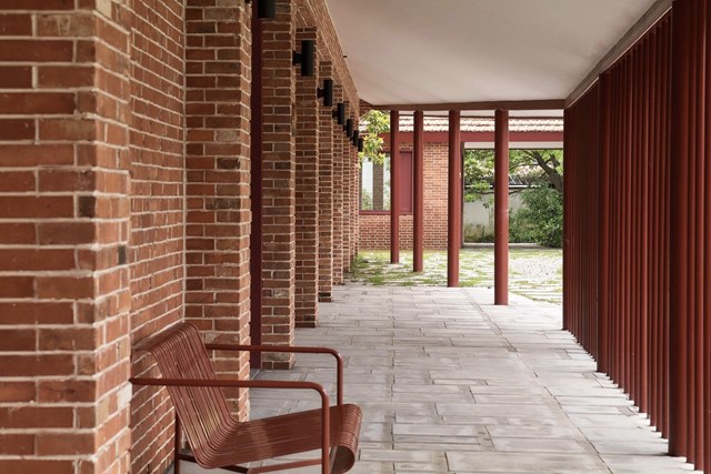 Xây 'nhà văn hoá' độc lạ trên khu đất 1.500 m2 - Ảnh 1