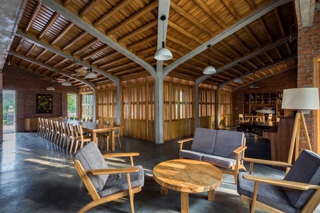 Ngôi nhà gỗ 1.200 m2 bề thế ở Phú Thọ - Ảnh 1