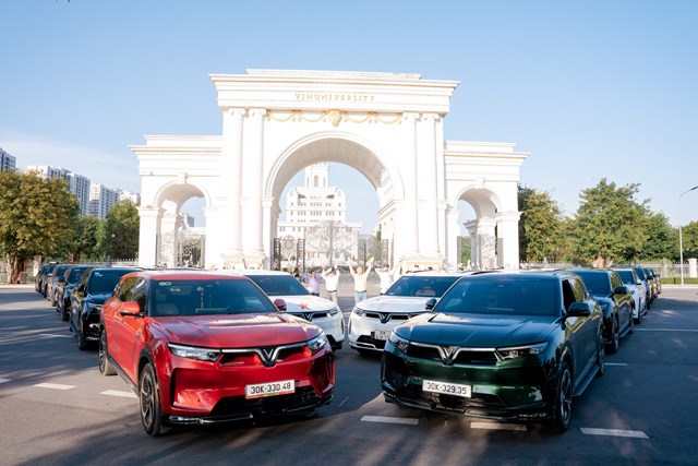 Người nổi tiếng dùng xe VinFast: Tự hào khi sử dụng sản phẩm của thương hiệu số 1 thị trường - Ảnh 2