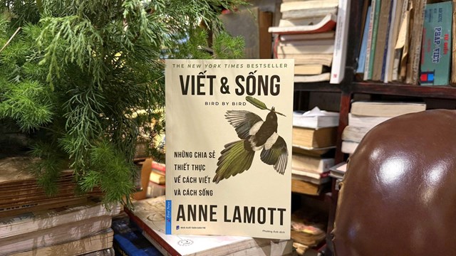 'Viết và sống’ - Khi máy móc có thể viết thay, vì sao ta vẫn phải cầm bút?  - Ảnh 3