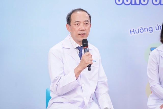 PGS TS BS. Trần Quang Nam, Trưởng Khoa Nội tiết chia sẻ tại sự kiện.
