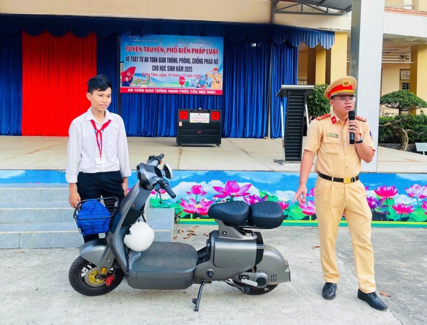 Phòng CSGT Công an tỉnh Đồng Nai tiếp tục duy trì các buổi tuyên truyền, liên tục đổi mới hình thức, phương pháp tuyên truyền nhằm nâng cao hiệu quả giáo dục pháp luật.