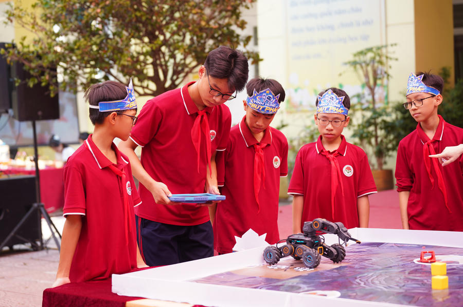 Từ một phòng thí nghiệm đến mô hình phổ cập STEM - ROBOTICS - AI trong nhà trường