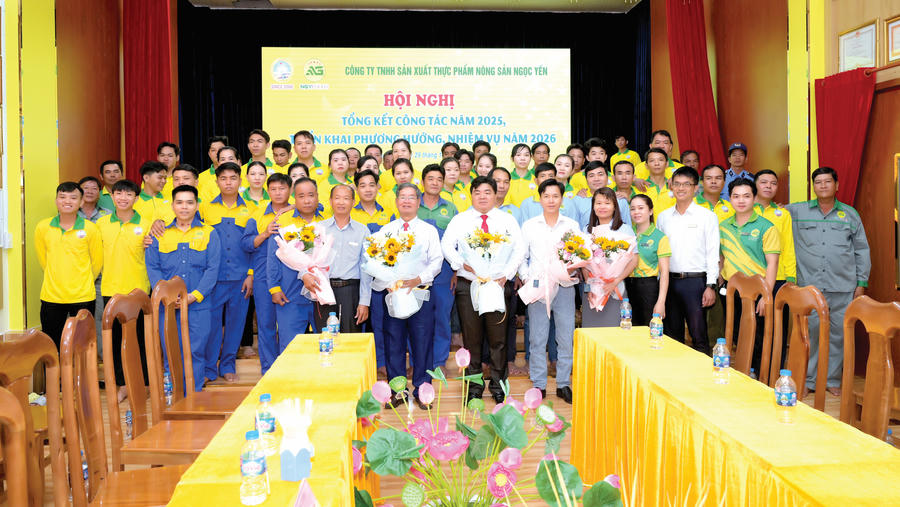 Phía sau những con số tăng trưởng ấn tượng ấy là cả một quá trình sáng tạo đổi mới liên tục của ông Ba Bé và những người con, cùng sự nỗ lực của tập thể CBCNV Muối sấy Ngọc Yến