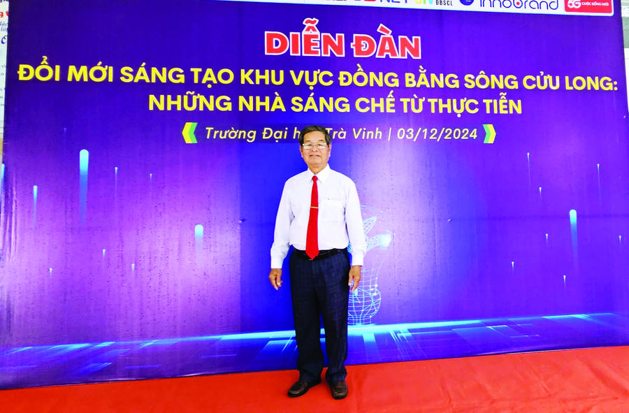 Từ thực tiễn trăn trở, bứt phá và phụng sự cộng đồng của chính mình, ông Bé đã tham gia giao lưu, chia sẻ, được mời làm diễn giả truyền cảm hứng cho hàng vạn học sinh sinh viên trong tỉnh và khu vực ĐBSCL