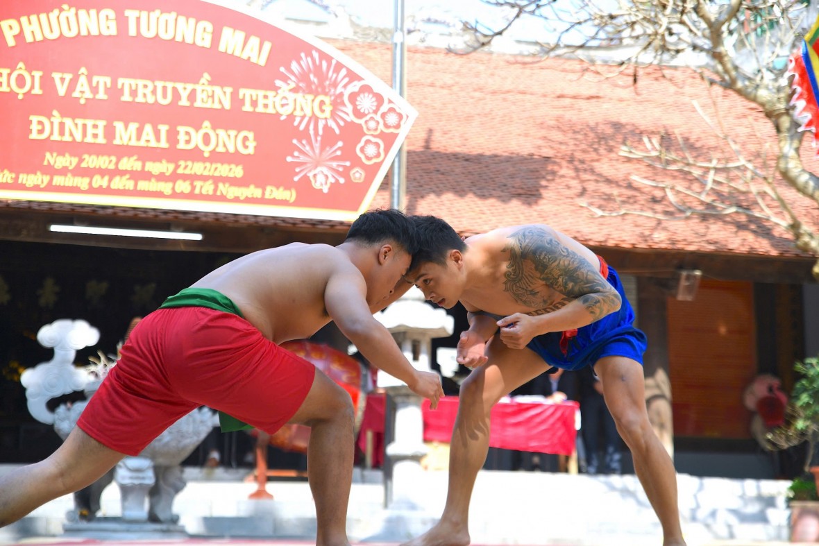 Khai hội vật truyền thống đình Mai Động: Rạng rỡ tinh thần thượng võ đất Thăng Long