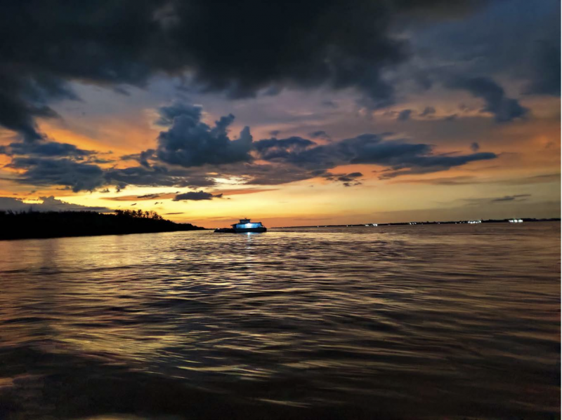 Ngắm bình minh và hoàng hôn ở cửa biển sông Hậu