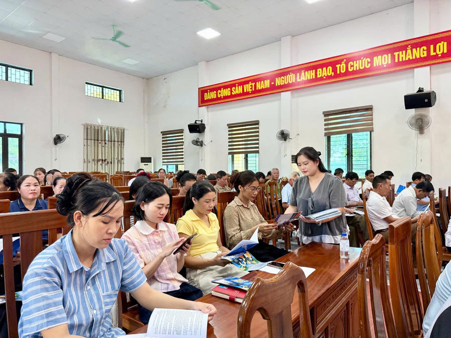 Người dân từng bước ứng dụng công nghệ số để tìm hiểu, tiếp cận thông tin pháp luật.