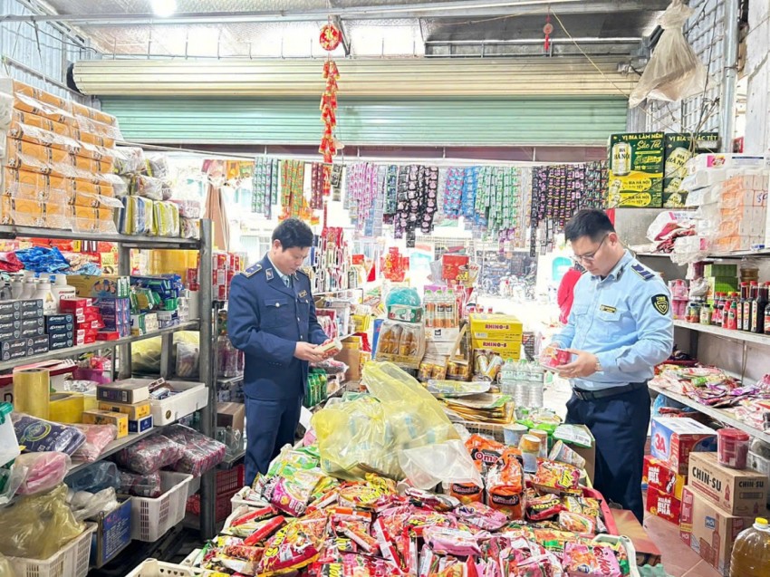 20 vụ vi phạm thương mại bị xử lý trong dịp Tết Bính Ngọ 20 vụ vi phạm thương mại bị xử lý trong dịp Tết Bính Ngọ