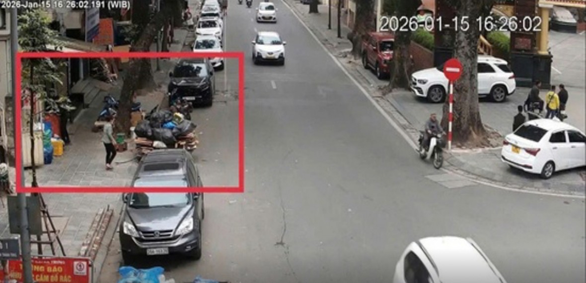 Hà Nội: Kinh doanh lấn chiếm vỉa hè, xả rác bừa bãi... cũng sẽ bị “phạt nguội” Hà Nội: Kinh doanh lấn chiếm vỉa hè, xả rác bừa bãi... cũng sẽ bị “phạt nguội”