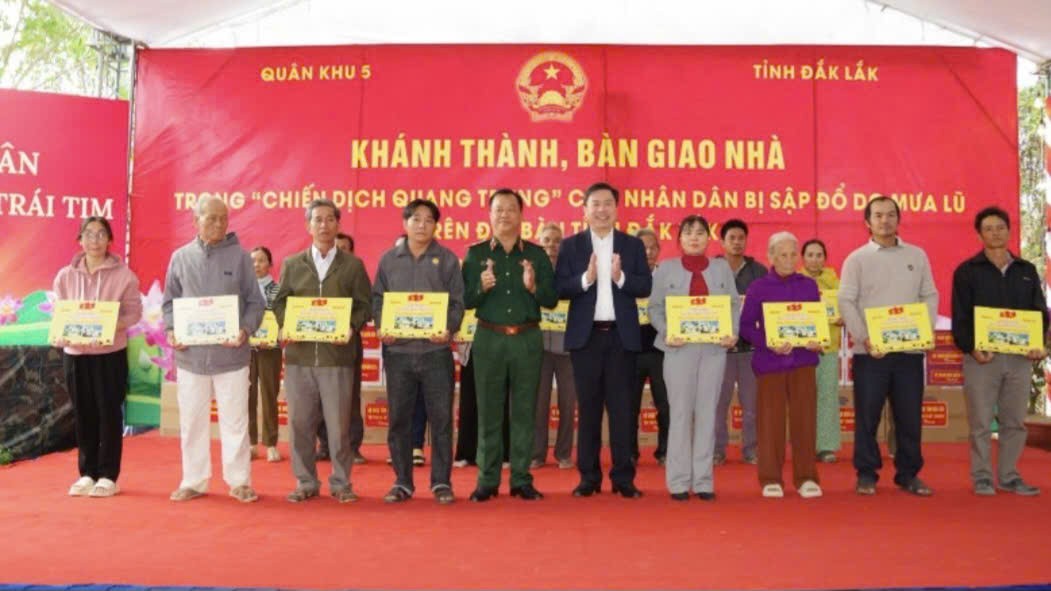 Đắk Lắk: Hoàn thành Chiến dịch Quang Trung trước hạn, hơn 87% nhà xây mới đã bàn giao