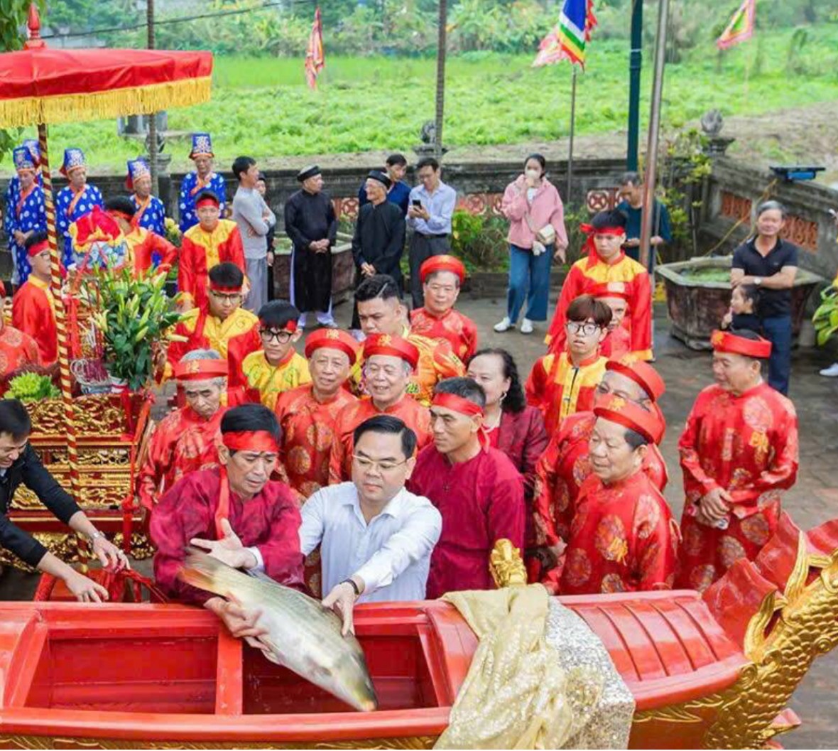 Lễ hội Đền Trần 2026: Trang trọng nghi lễ “Rước Nước, tế Cá” tri ân nguồn cội Lễ hội Đền Trần 2026: Trang trọng nghi lễ “Rước Nước, tế Cá” tri ân nguồn cội