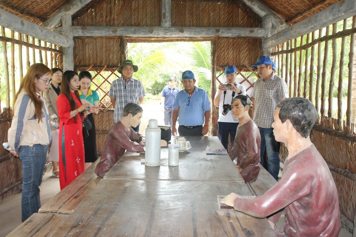 Ứng cử viên ĐBQH lắng nghe kiến nghị cử tri, cam kết đồng hành cùng Phú Mỹ phát triển bền vững Ứng cử viên ĐBQH lắng nghe kiến nghị cử tri, cam kết đồng hành cùng Phú Mỹ phát triển bền vững
