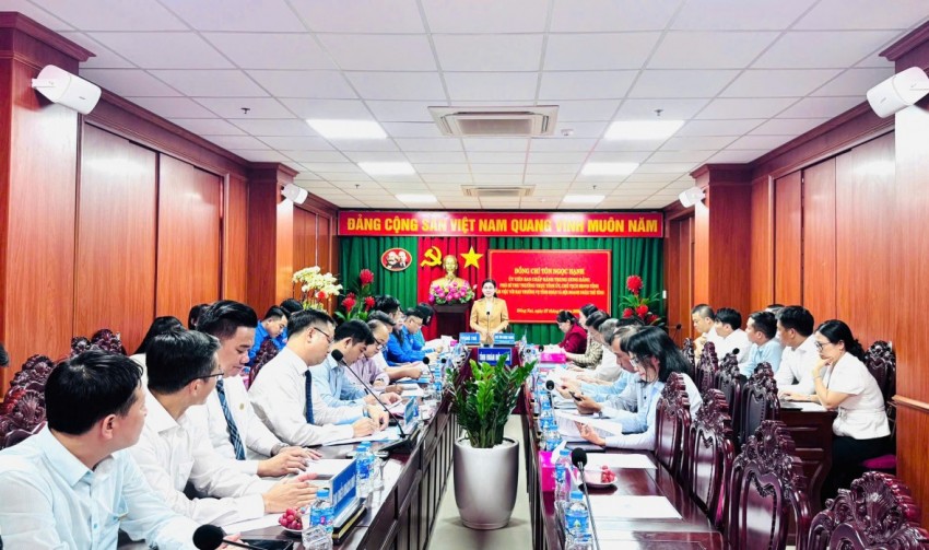 Ủy viên Trung ương Đảng, Phó Bí thư Thường trực Tỉnh ủy, Chủ tịch HĐND tỉnh Đồng Nai Tôn Ngọc Hạnh chủ trì buổi làm việc. Ủy viên Trung ương Đảng, Phó Bí thư Thường trực Tỉnh ủy, Chủ tịch HĐND tỉnh Đồng Nai Tôn Ngọc Hạnh chủ trì buổi làm việc.