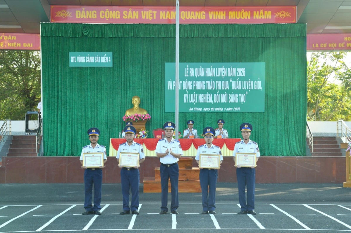 BTL Vùng Cảnh sát biển 4 tổ chức Lễ ra quân huấn luyện năm 2026