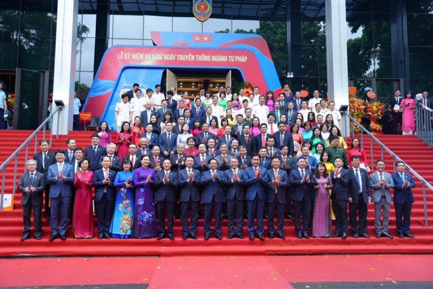 Ngành Tư pháp: Khẳng định vai trò là lực lượng nòng cốt, đi đầu trong tham mưu kiến tạo thể chế phát triển đất nước Ngành Tư pháp: Khẳng định vai trò là lực lượng nòng cốt, đi đầu trong tham mưu kiến tạo thể chế phát triển đất nước