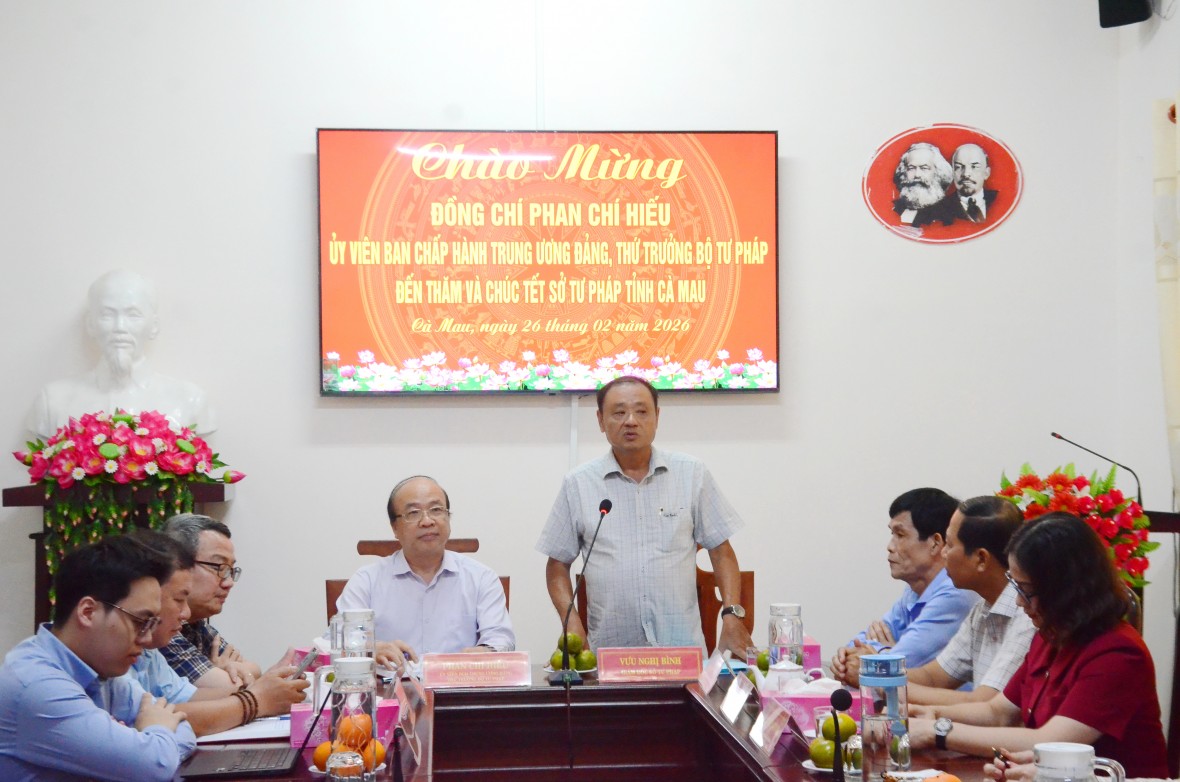 Thứ trưởng Bộ Tư pháp Phan Chí Hiếu thăm, làm việc với Sở Tư pháp tỉnh Cà Mau Thứ trưởng Bộ Tư pháp Phan Chí Hiếu thăm, làm việc với Sở Tư pháp tỉnh Cà Mau